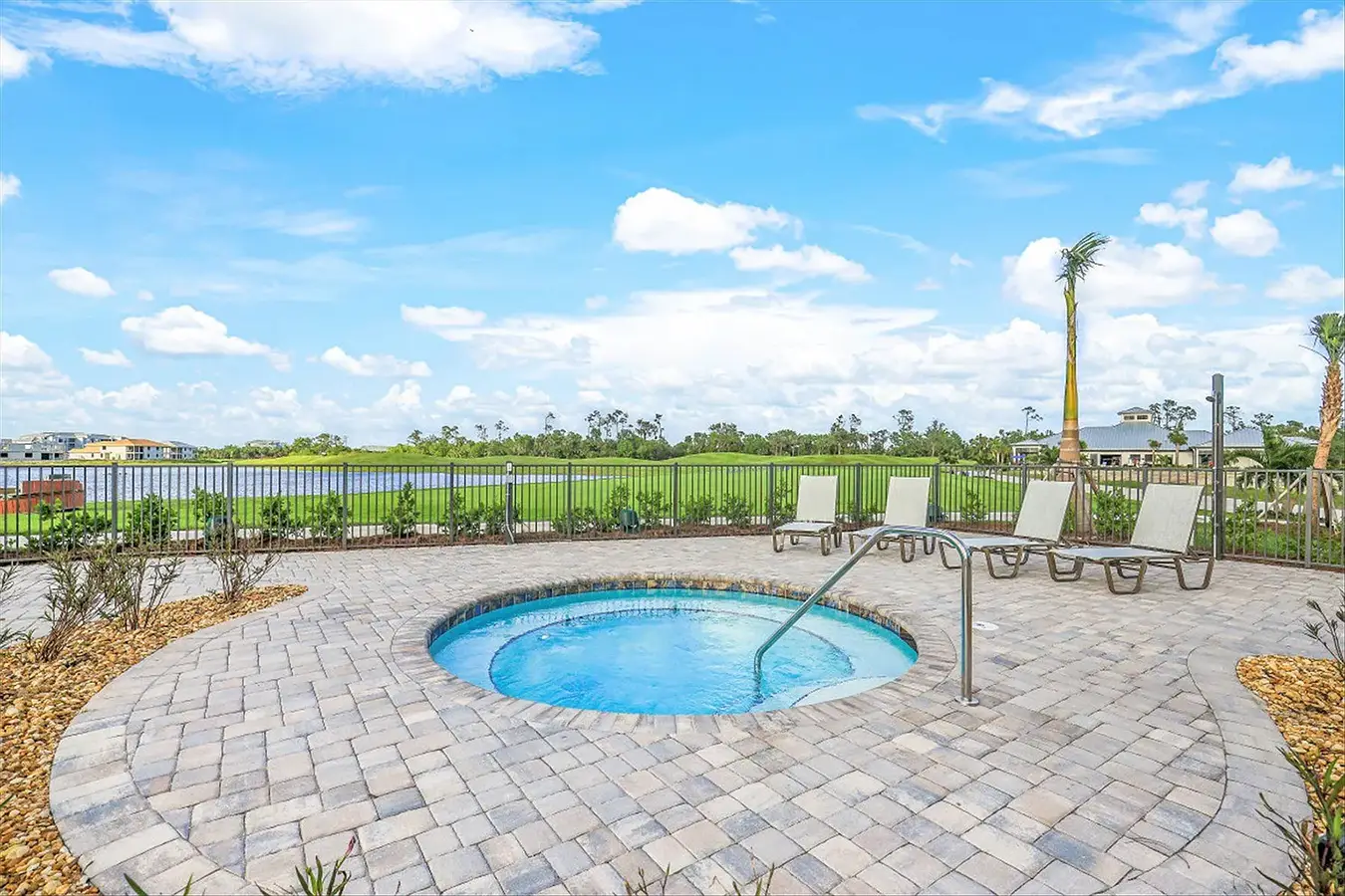 Resort Pool Spa/Hot Tub